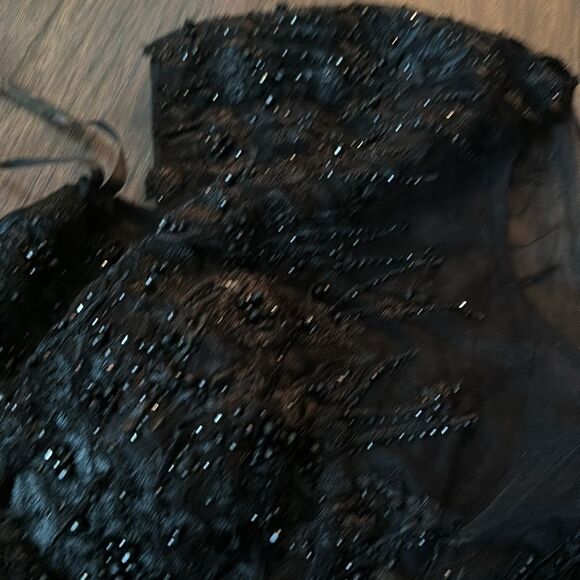 NWT Mac Duggal 20405 EMBELLISHED FLORAL CAP SLEEVE A LINE GOWN - size 16 - Picture 9 of 10